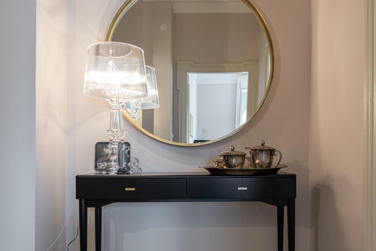 Ferienwohnung Joivy Sophisticated 3-Bed Flat With Desk Mailand Exterior foto