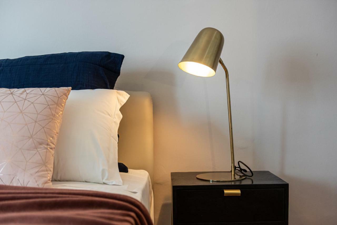 Ferienwohnung Joivy Sophisticated 3-Bed Flat With Desk Mailand Exterior foto