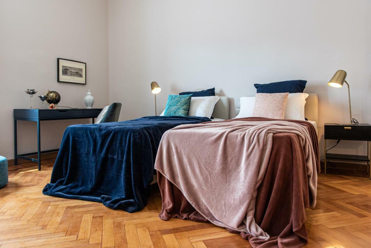 Ferienwohnung Joivy Sophisticated 3-Bed Flat With Desk Mailand Exterior foto